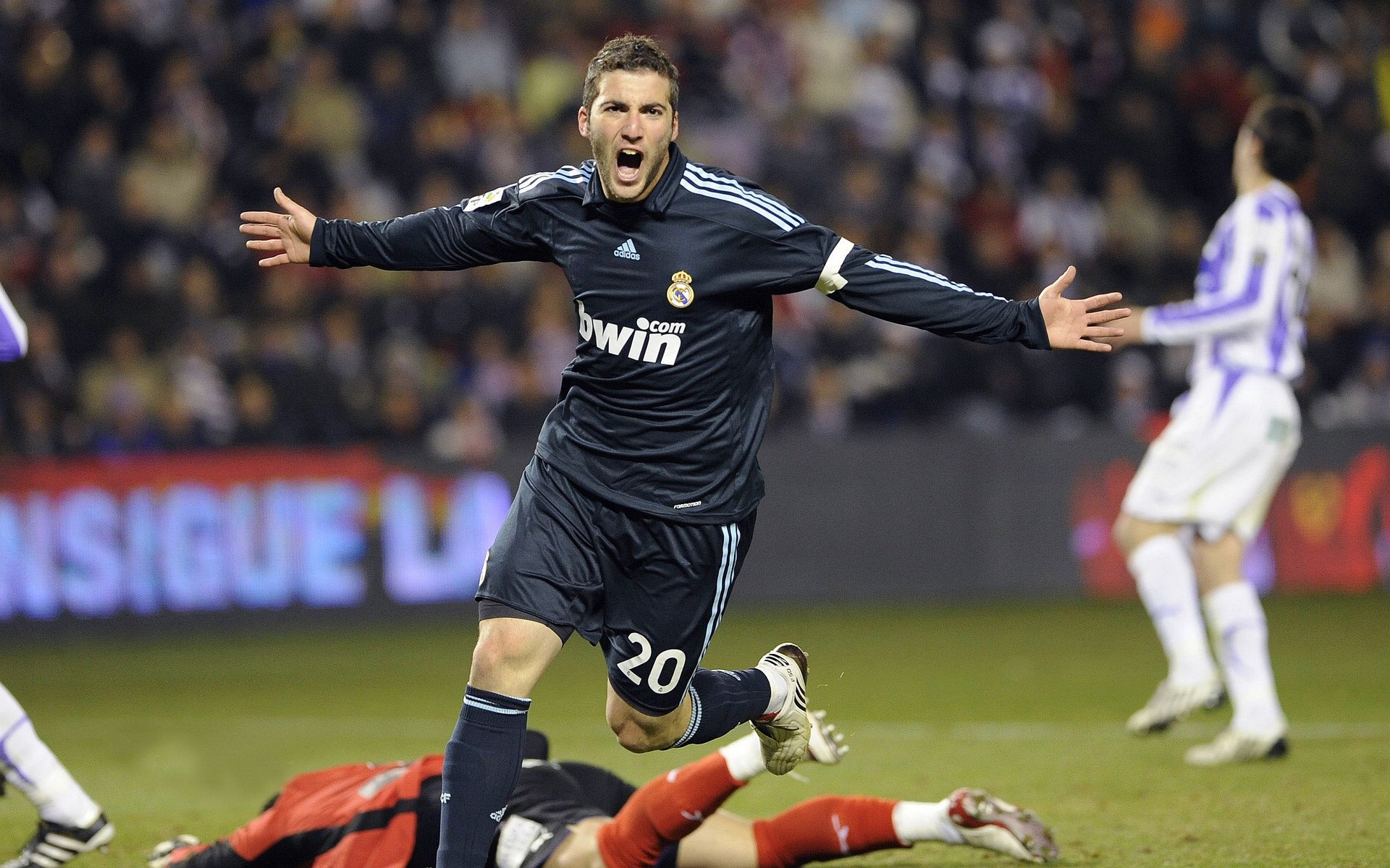 极具创新的战术例子：求变求新背后的战术思考，关于求变求新的作文